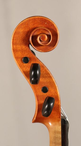null *Violin German work around 1900/1920, bearing an apocryphal label of Guiseppe...