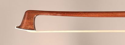 null *Lot of three quality bows of the German school, the first one made of pernambuco...