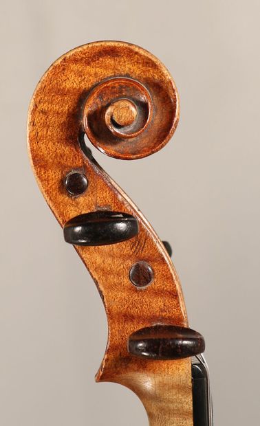 null *French violin 18 th, work of Nicolas Chappuy of which it carries an iron mark...