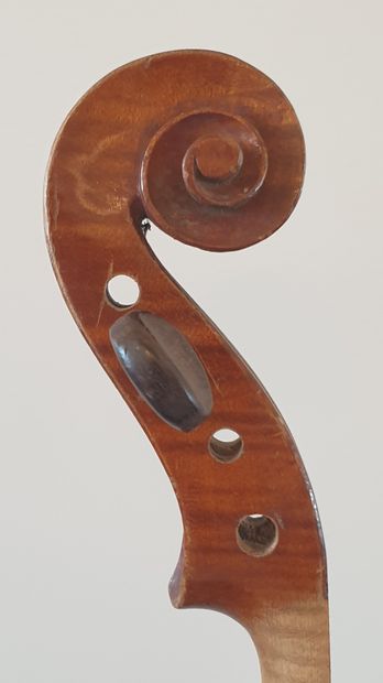  Violin work of Mireocurt in the 1920s, label Gandini in Paris, missing fingerboard,...