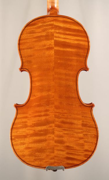 null *Pretty violin made by Leon Mougenot in Mirecourt 1925, initialed inside at...