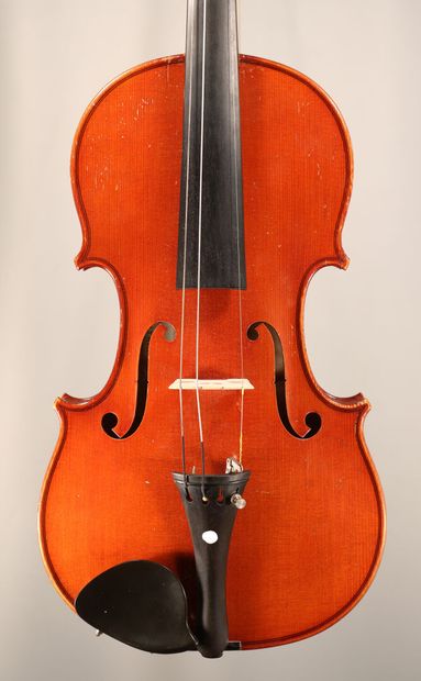*Pretty violin made in Mirecourt around 1930/1940,...