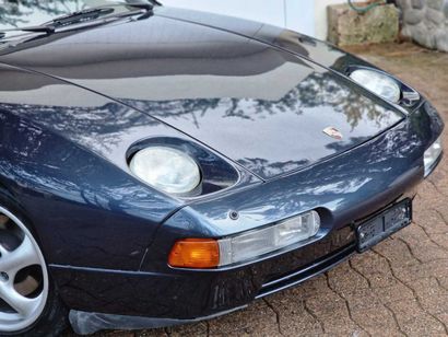 null PORSCHE 928 s4 

Mechanical gearbox 
Swiss registration
Chassis number WP0 ZZZ...