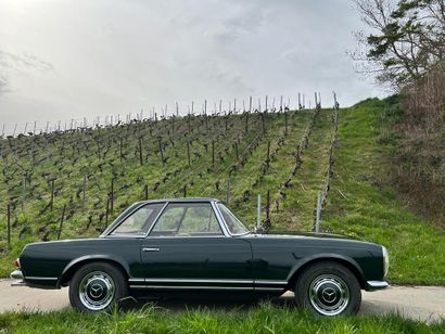 null Mercedes-Benz 280 SL 1968

Carte grise suisse
Numéro de châssis 113 044 100...