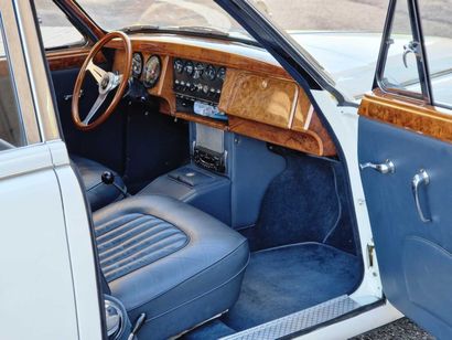 null Jaguar MK2 1961 

Carte grise suisse
Numéro de châssis 176 987 DN
Cylindrée...