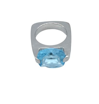 null 
PIANEGONDA, 925 silver ring with a faceted aquamarine 





TDD 53.5, weight...