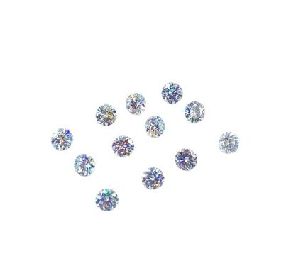 null Douze diamants sur papier, taille brillant, total env. 2.70 cts