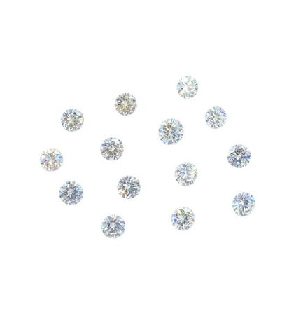 null Quatorze diamants sur papier, taille brillant, total env. 2.20 cts