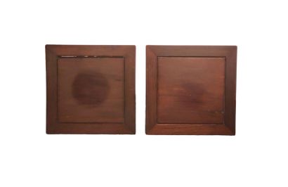 null CHINE - XIXe siècle
Paire de sellettes de forme carrée en bois de fer, les côtés...