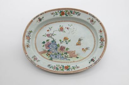 null CHINE, Compagnie des Indes - Epoque QIANLONG (1736 - 1795)
Plat de forme ovale...