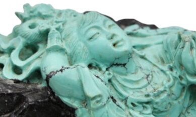 null CHINE - XXe siècle
Groupe en turquoise, jeune femme allongée sur un rocher accompagnée...