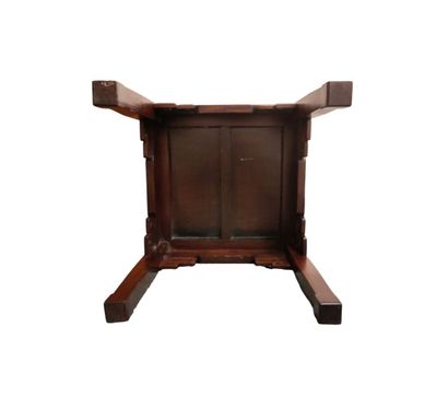 null CHINE - XIXe siècle
Paire de sellettes de forme carrée en bois de fer, les côtés...
