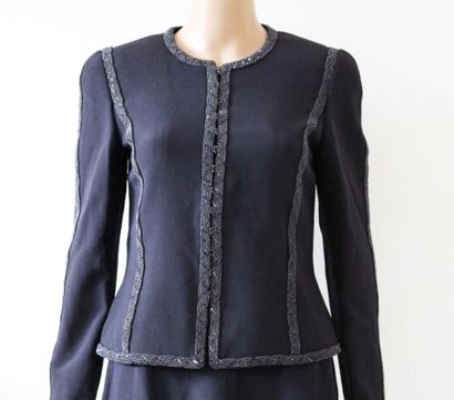 null Louis FERAUD, navy blue skirt and jacket suit, embroidered with bands of pearls...