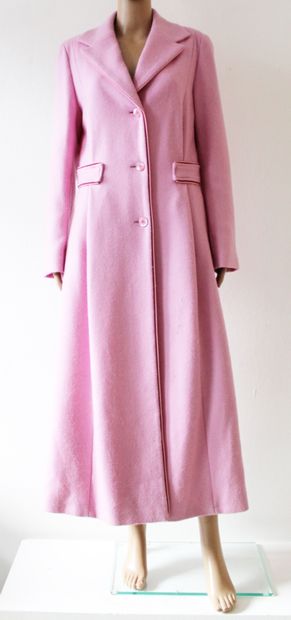 null Bazar Christian LACROIX, Slim-fitted long coat in pink wool, three-button closure,...