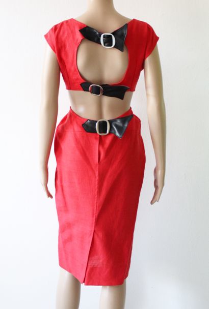 null Lot of two dresses in red linen for one and green for the second, including...