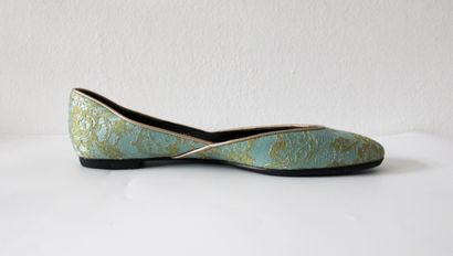 null VALENTINO CARAVANI, Pair of sky-blue ballerinas with green lace, 
Size 40 1...