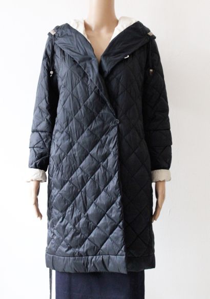 null MAX MARA, Quilted hooded coat, reversible navy blue and ecru, with belt, goose...