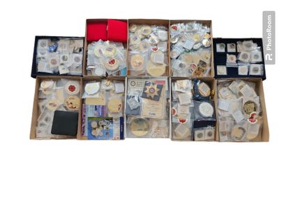 null Large lot of collector coins and medals, mainly Swiss and European
10 boxes