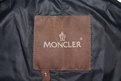 null MONCLER, Long black down jacket, zip fastening, traces of use
Size 1 (36/38...