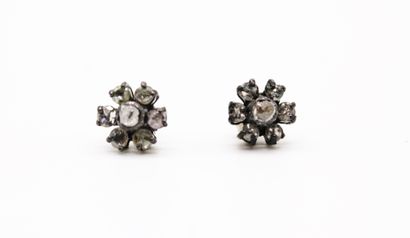 null *Pair of flower-shaped stud earrings in blackened 925 sterling silver set with...