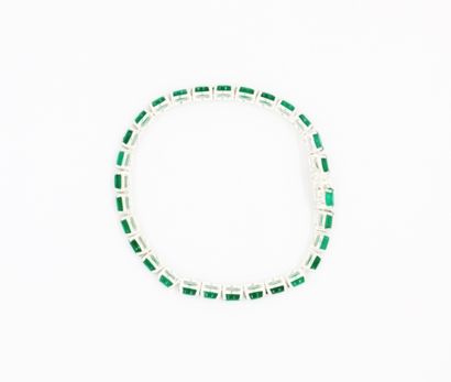 null *Line bracelet in 925 sterling silver set with oval-cut chrysoprases, 18.5 cm,...