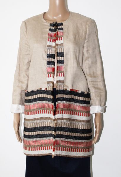 null Ursula ONORATI, Ethnic style beige linen jacket, fringe detail, top hook closure
Estimated...