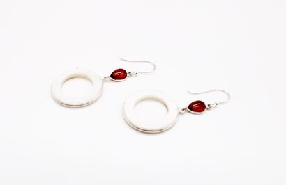 null *Pair of 925 sterling silver earrings with amber cabochon and shell hoop, post...