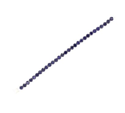 null *925 silver line bracelet set with round-cut blue iolites, 
length 18.5 cm,...