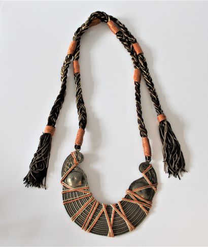 null Ethnic-style breastplate necklace, woven fabric, metal ornament
88 cm long