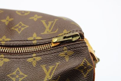 null Louis VUITTON, Handbag Speedy model in leather and canvas monogrammed LV, two...