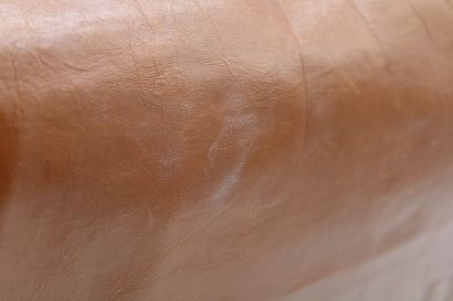 null PRADA, Brown leather clutch bag, brand name, scratches
24 x 32 cm