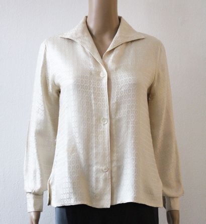 null EMILIO PUCCI, Set of two red and beige blouses, repair on one of the blouses,
Size...
