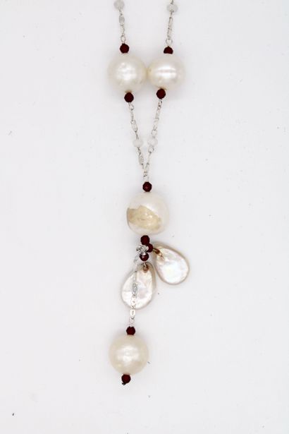 null *925 silver necklace with pearls and garnets, finished with a tassel, 
closed...