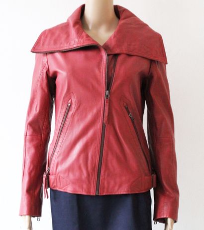 null ONE STEP, Red leather perfecto, asymmetrical zip, wide collar, small hearts...
