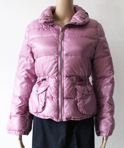 null MAXMARA Week-end, Short satin pink down jacket, goose down
Size 36