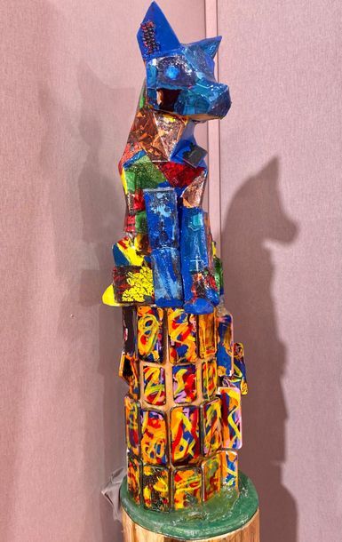 MICHAEL COHEN (né en 1970) Évolution, 2019
Sculpture.
Bois, résine, téléphones portables...