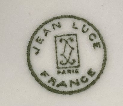 LUCE Jean (1895-1964) LUCE Jean (1895-1964) 
Boite circulaire en porcelaine épaisse,...