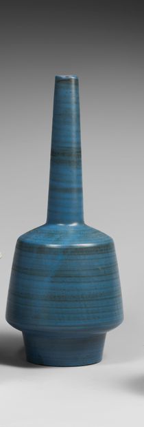 GRANDJEAN-JOURDAN GRANDJEAN-JOURDAN
Vase cylindrique à long col cylindrique, base...