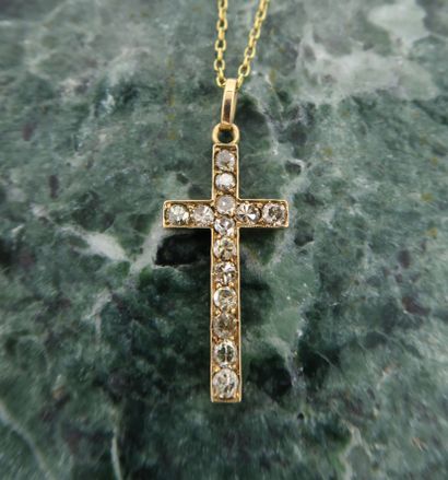 null Fine 18K yellow gold chain and 18K yellow gold cross pendant set with old-cut...