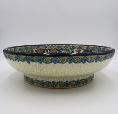 null LONGWY
Polychrome enamel pedestal bowl with black background, decorated with...