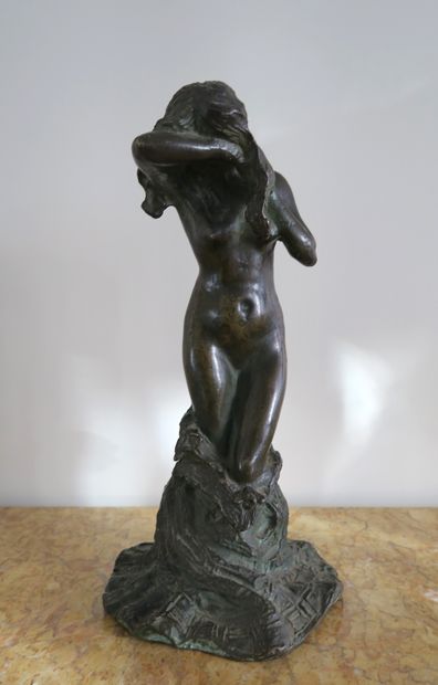 null Georges LAETHIER (Besançon, 1875-1955)
Naiad
Bronze sculpture with green-brown...