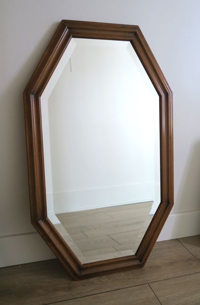 null Hexagonal molded wood mirror
86.5 x 52 cm