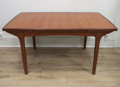 null Scandinavian-style table in veneer and stained wood, rectangular top slightly...