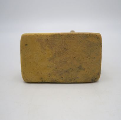 null Important fragment of a female statuette leaning on a dorsal pillar
Yellow limestone
10.8...