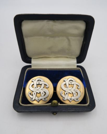 null Pair of collar buttons in 18K yellow and white gold, decorated with an entwined...