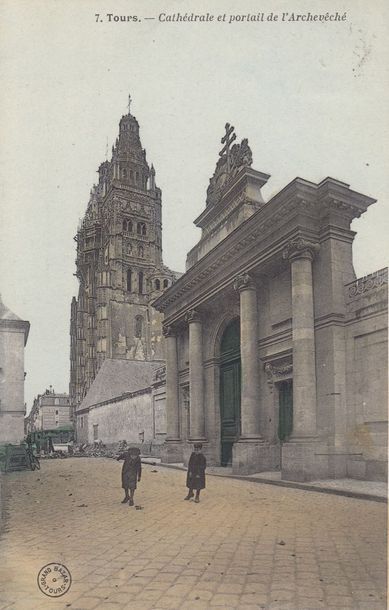 null 
FRANCE : Rouen, Tours, Bretagne... Environ 120 cartes postales semi-modern...