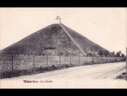 [Ier Empire] Waterloo & Ier Empire. 58 cartes postales. Album in-12 à l'italienne,...