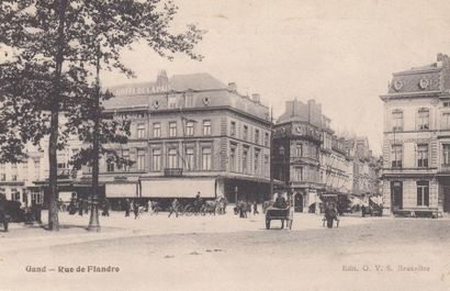 null 
GAND. Environ 125 cartes postales, époques diverses et quelques photos (ré...