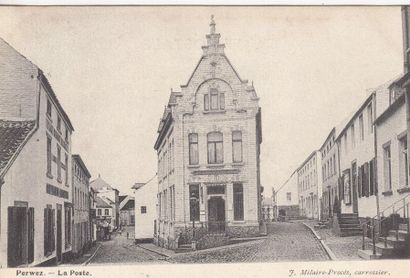 null 
PERWEZ. 7 cartes postales avant 1914.

L'Hôtel de ville, Ferme et distillerie...