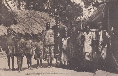 null 
CONGO BELGE. Environ 210 cartes postales : types, missions, vues.

